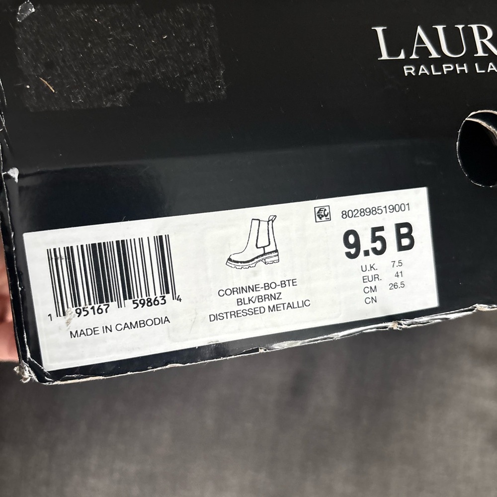 Lauren Ralph Lauren Corinne Bootie black bronze
#10 - Picture 12 of 12